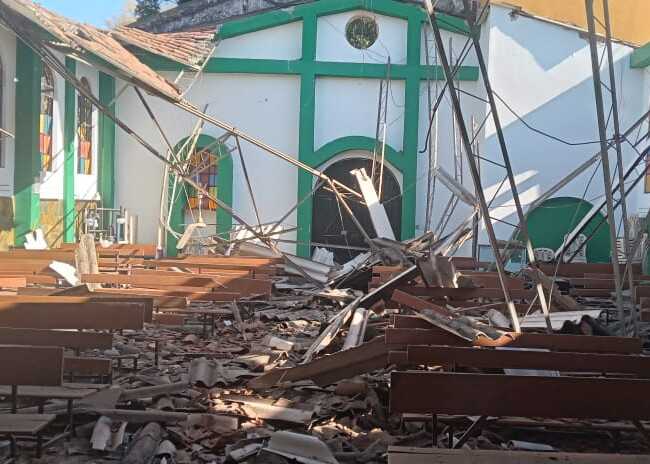 Vom Erdbeben schwer beschädigte Kapelle im Stadtteil Puerto Mallarino in Cali.