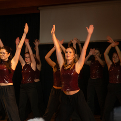 Tanzeinlage von Schülerinnen der BAfEP