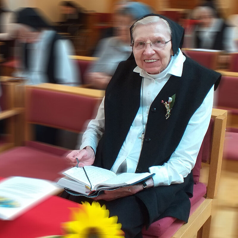 Sr. Anneliese Scheele †