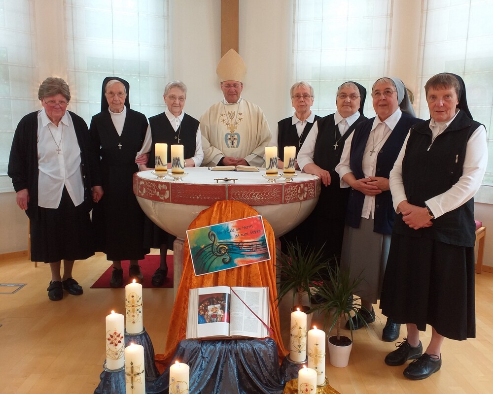 Sr. Gertrud Wenning - dritte von links