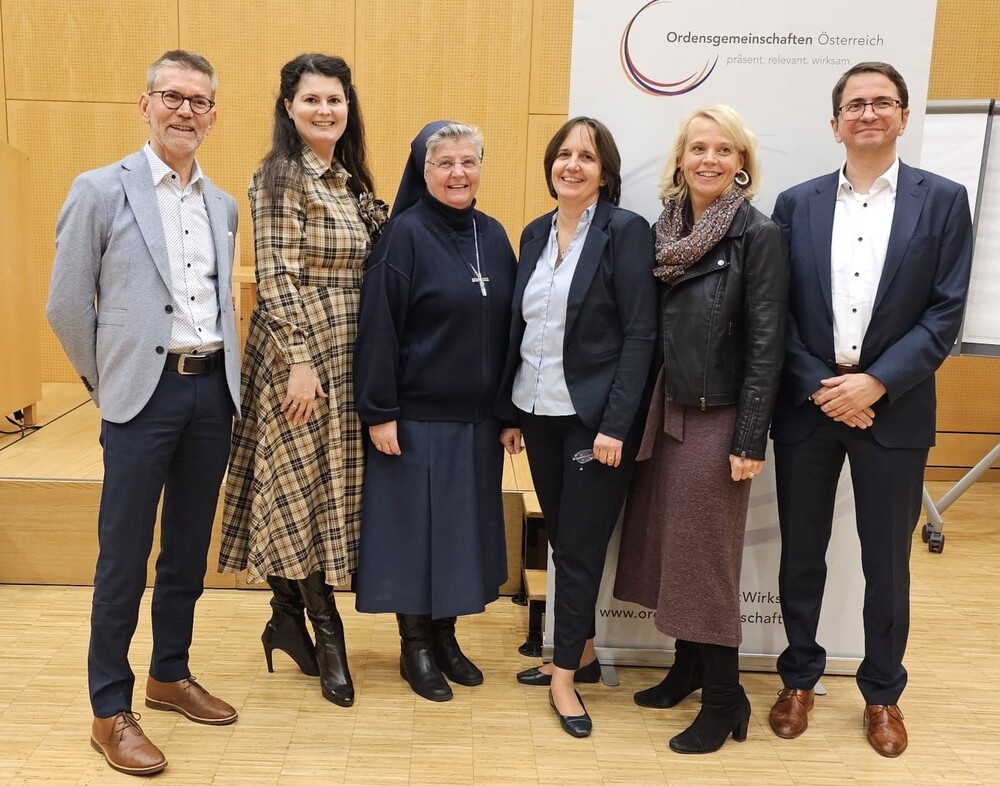 ÖOK Der Vorstand der Interessensvertretung der Ordensbildungseinrichtungen (v.l.): Erik Vorhausberger, Elisabeth Binder, Sr. Marina Zittera, Marie-Theres Igrec, Martha Mikulka, Sascha Schier. Nicht auf dem Foto: P. Ferdinand Karer.